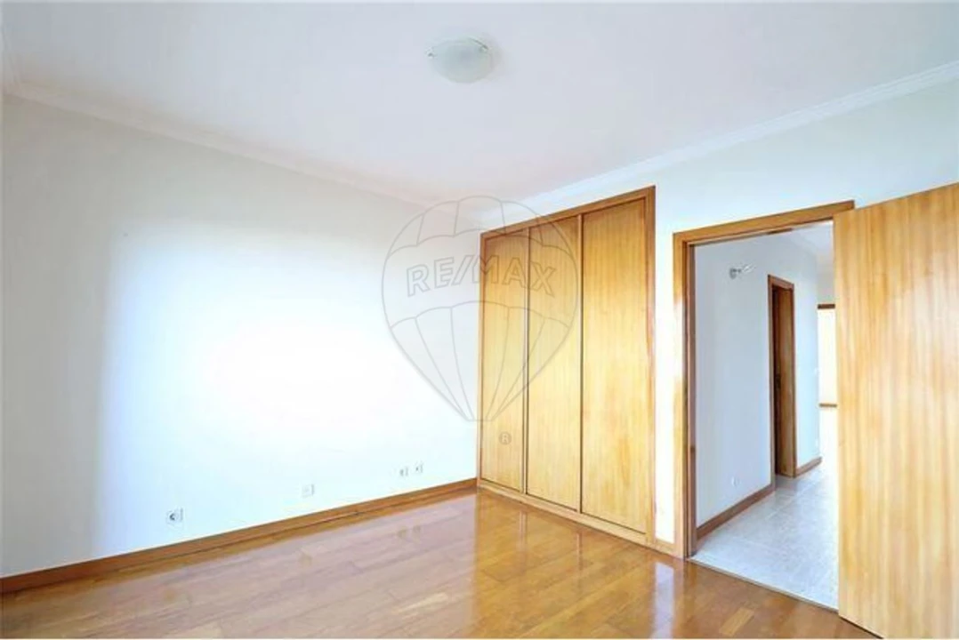 Apartamento T3 para Arrendamento em São Felix da Marinha Foto 47