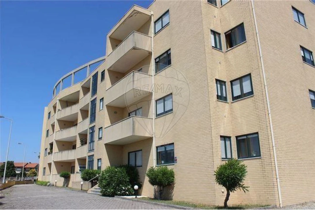 Apartamento T3 para Arrendamento em São Felix da Marinha Foto 2