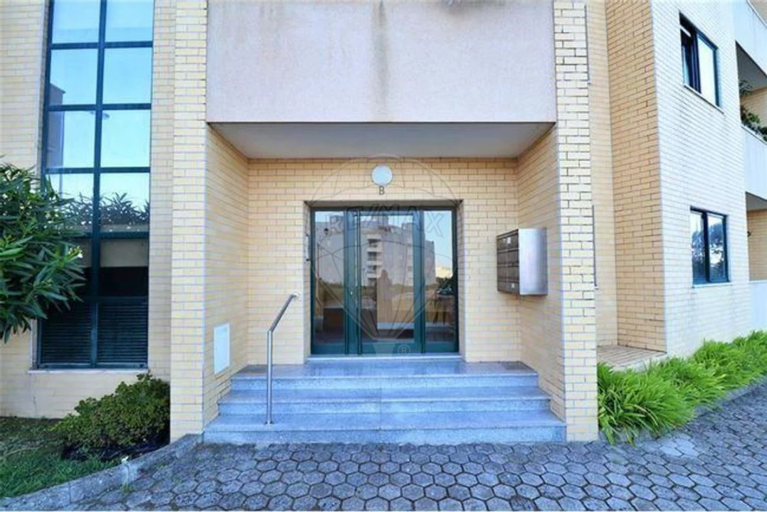 Apartamento T3 para Arrendamento em São Felix da Marinha Foto 3