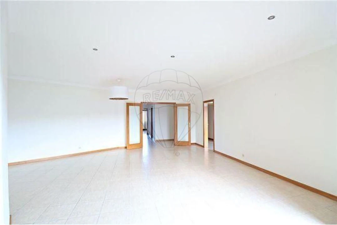 Apartamento T3 para Arrendamento em São Felix da Marinha Foto 16