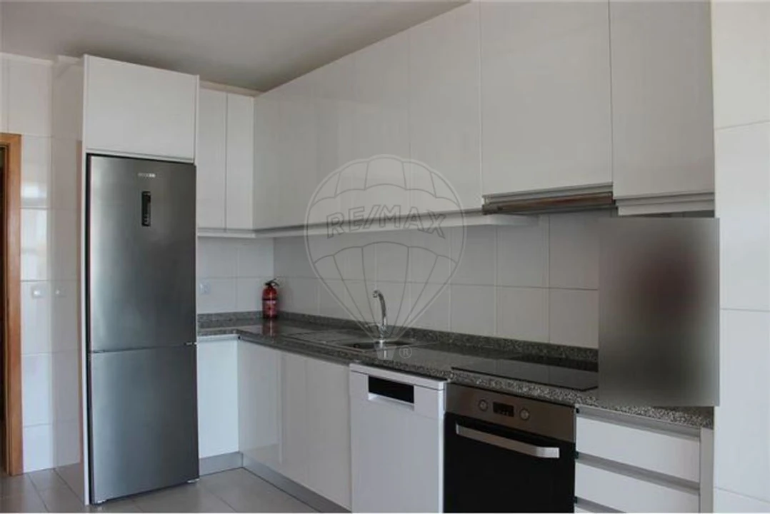 Apartamento T3 para Arrendamento em São Felix da Marinha Foto 24