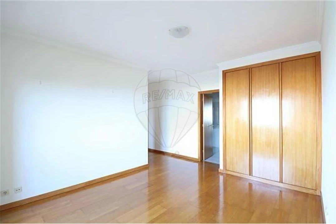 Apartamento T3 para Arrendamento em São Felix da Marinha Foto 34