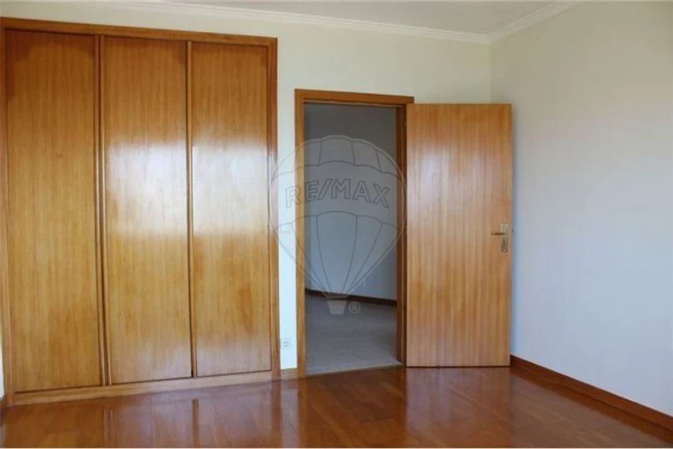 Apartamento T3 para Arrendamento em São Felix da Marinha Foto 46