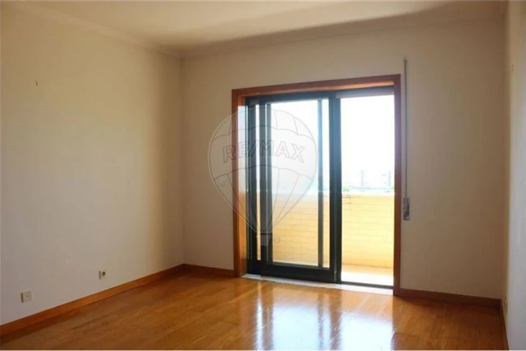 Apartamento T3 para Arrendamento em São Felix da Marinha Foto 38