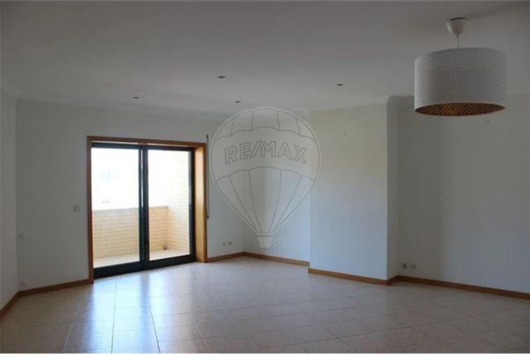 Apartamento T3 para Arrendamento em São Felix da Marinha Foto 18