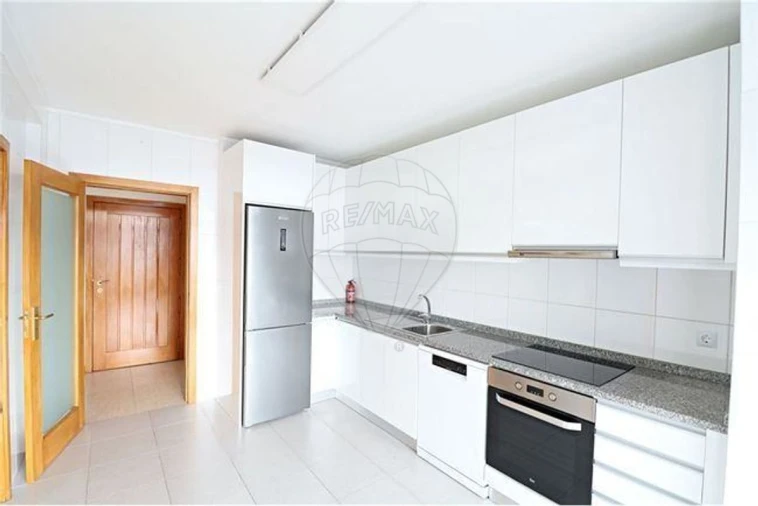 Apartamento T3 para Arrendamento em São Felix da Marinha Foto 21