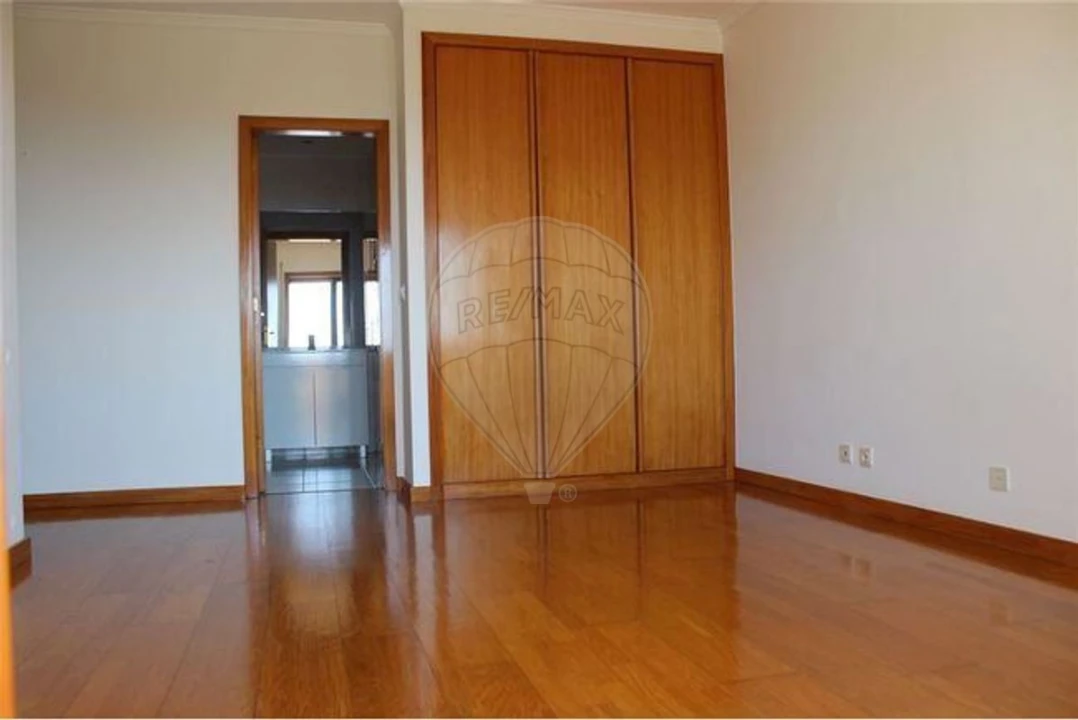 Apartamento T3 para Arrendamento em São Felix da Marinha Foto 35