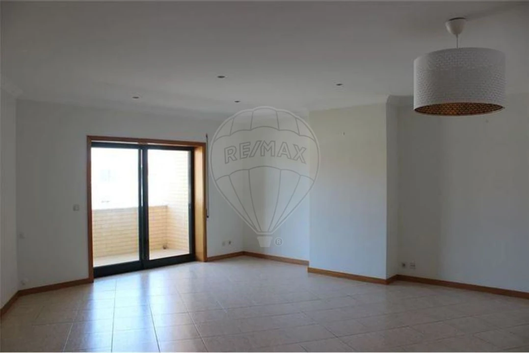 Apartamento T3 para Arrendamento em São Felix da Marinha Foto 18