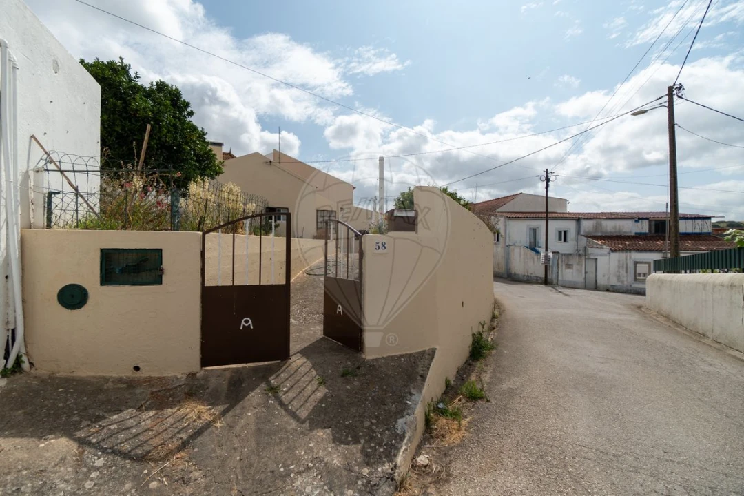 Moradia T2 para Venda em Sapataria Foto 3