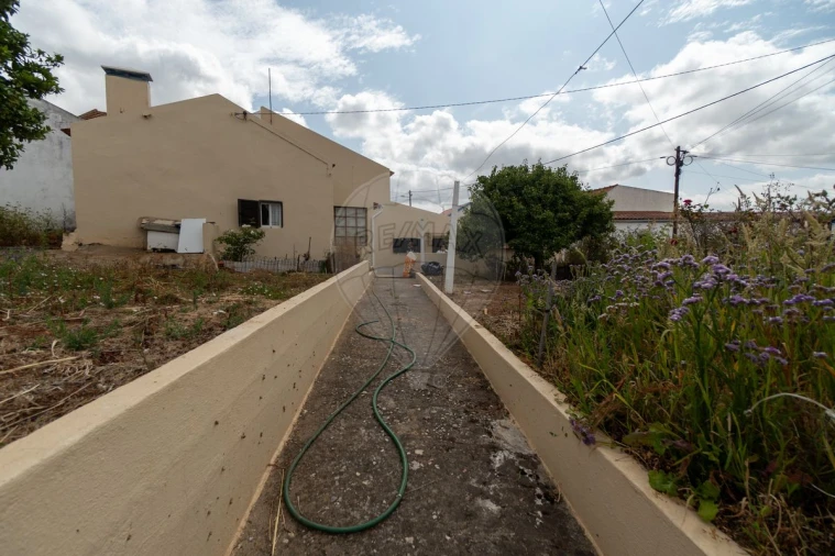 Moradia T2 para Venda em Sapataria Foto 2