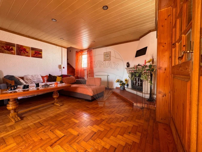 Moradia T4 para Venda em Casal Comba Foto 6