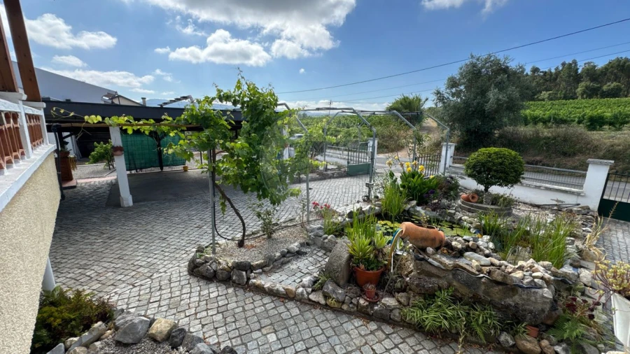 Moradia T4 para Venda em Casal Comba Foto 3