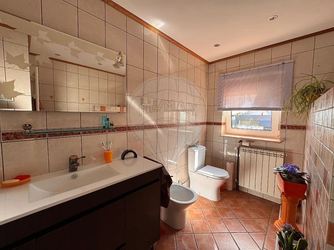 Moradia T4 para Venda em Casal Comba Foto 9