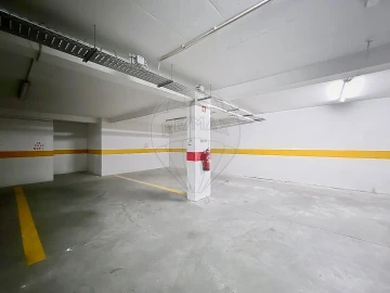 Apartamento T4 para Venda em Santa Maria e São Miguel, São Martinho, São Pedro Penaferrim