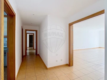 Apartamento T4 para Venda em Santa Maria e São Miguel, São Martinho, São Pedro Penaferrim