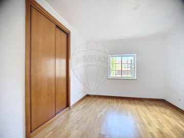 Apartamento T4 para Venda em Santa Maria e São Miguel, São Martinho, São Pedro Penaferrim