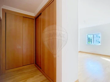 Apartamento T4 para Venda em Santa Maria e São Miguel, São Martinho, São Pedro Penaferrim