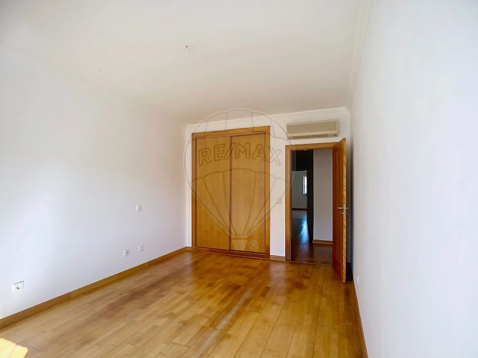 Apartamento T4 para Venda em Santa Maria e São Miguel, São Martinho, São Pedro Penaferrim Foto 28