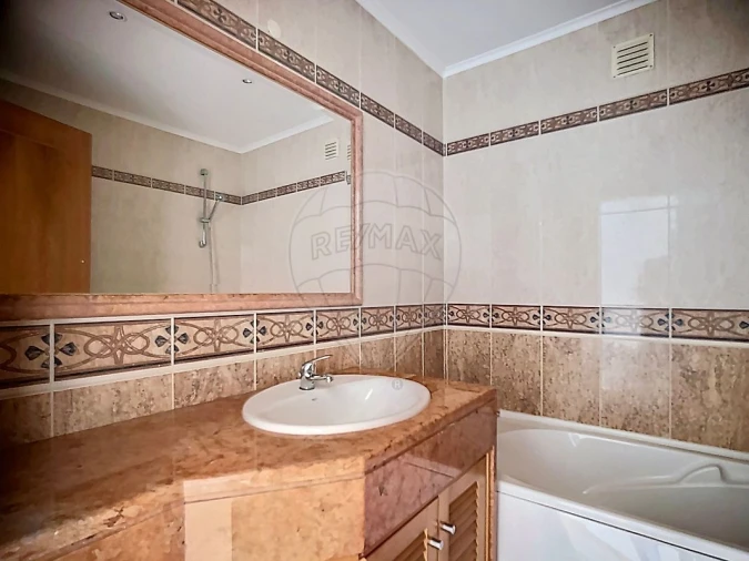 Apartamento T4 para Venda em Santa Maria e São Miguel, São Martinho, São Pedro Penaferrim Foto 20