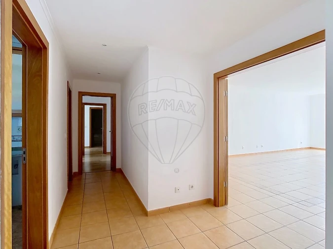 Apartamento T4 para Venda em Santa Maria e São Miguel, São Martinho, São Pedro Penaferrim Foto 6