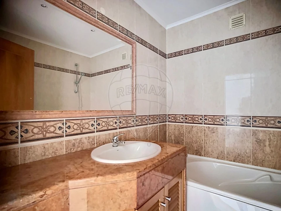Apartamento T4 para Venda em Santa Maria e São Miguel, São Martinho, São Pedro Penaferrim Foto 20