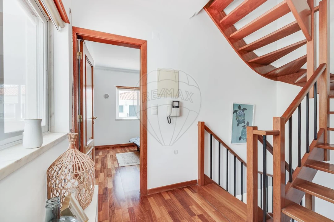 Moradia T3 para Venda em Oeiras e São Julião da Barra, Paço de Arcos e Caxias Foto 12