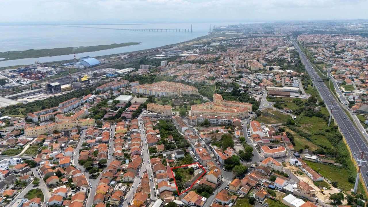 Armazém para Venda em Santa Iria de Azoia, São João da Talha e Bobadela Foto 12
