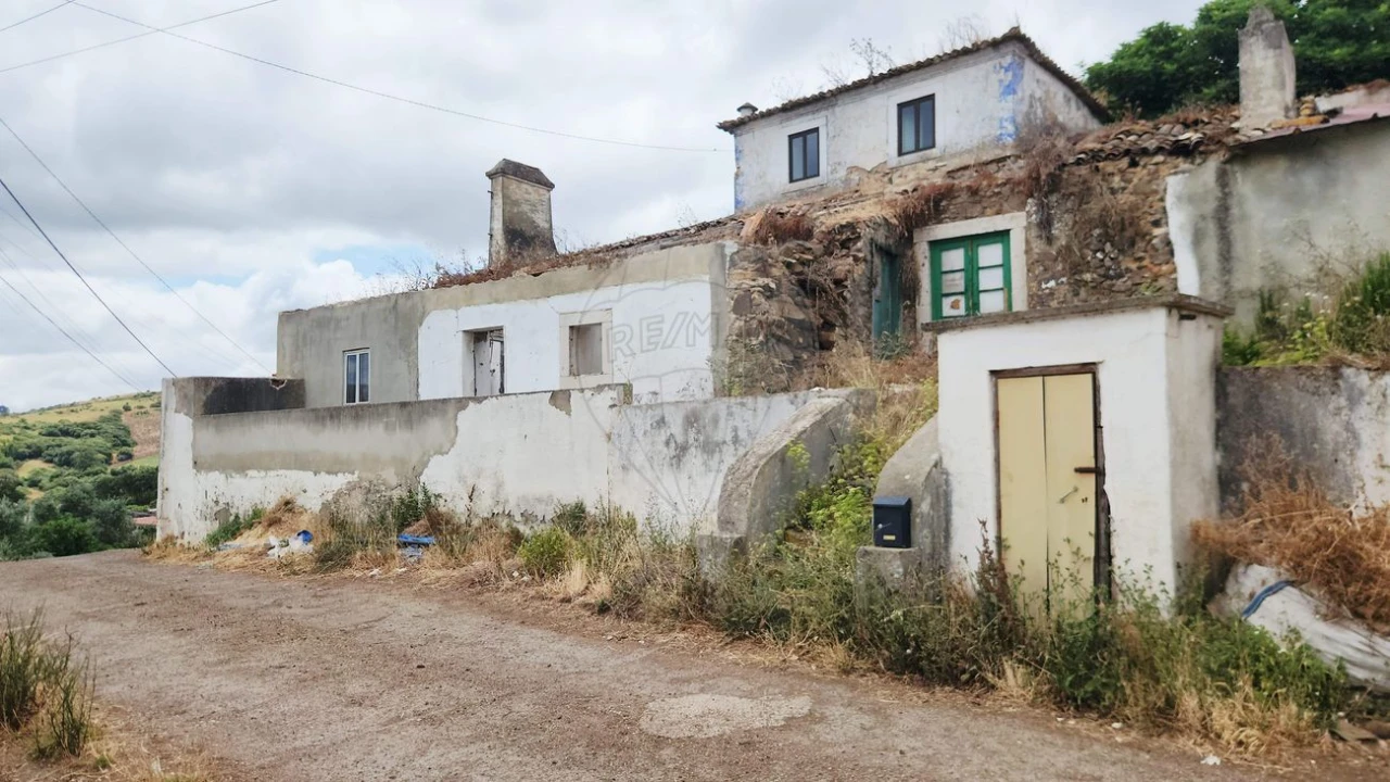 Moradia T3 para Venda em Almargem do Bispo, Pêro Pinheiro e Montelavar Foto 1
