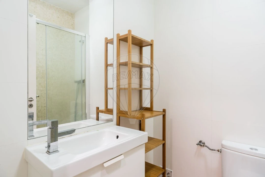 Apartamento T2 para Arrendamento em São Domingos de Benfica Foto 6