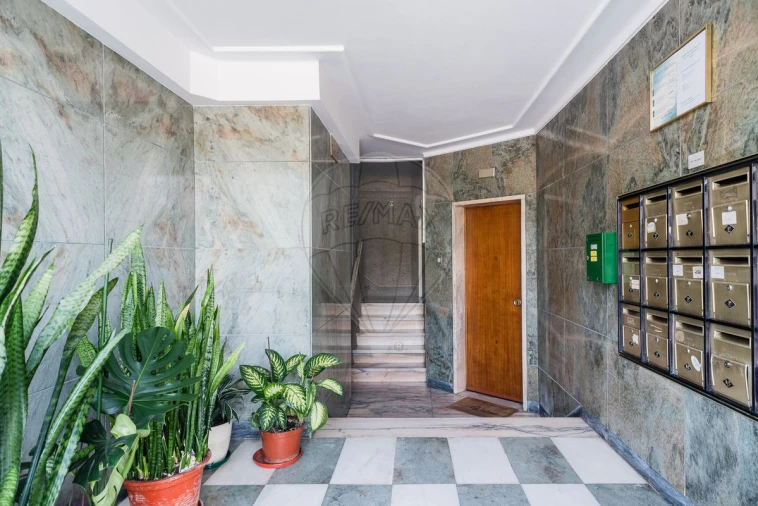 Apartamento T2 para Arrendamento em São Domingos de Benfica Foto 19