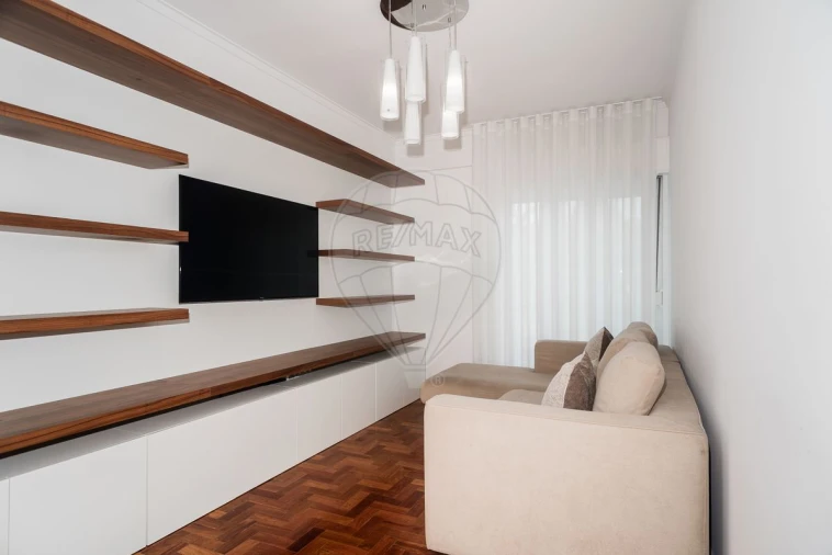 Apartamento T2 para Arrendamento em São Domingos de Benfica Foto 2