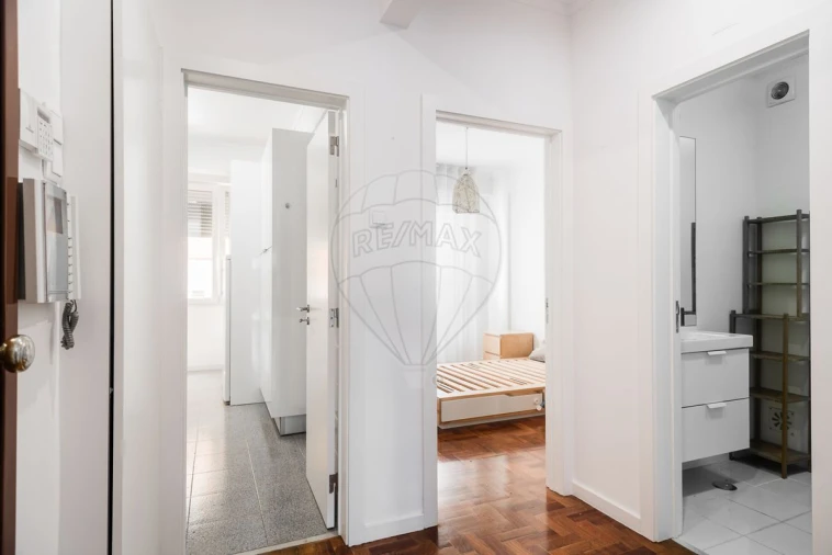 Apartamento T2 para Arrendamento em São Domingos de Benfica Foto 12