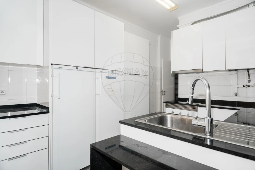 Apartamento T2 para Arrendamento em São Domingos de Benfica Foto 10