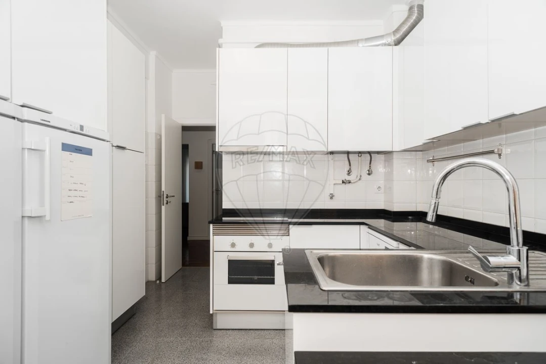 Apartamento T2 para Arrendamento em São Domingos de Benfica Foto 11