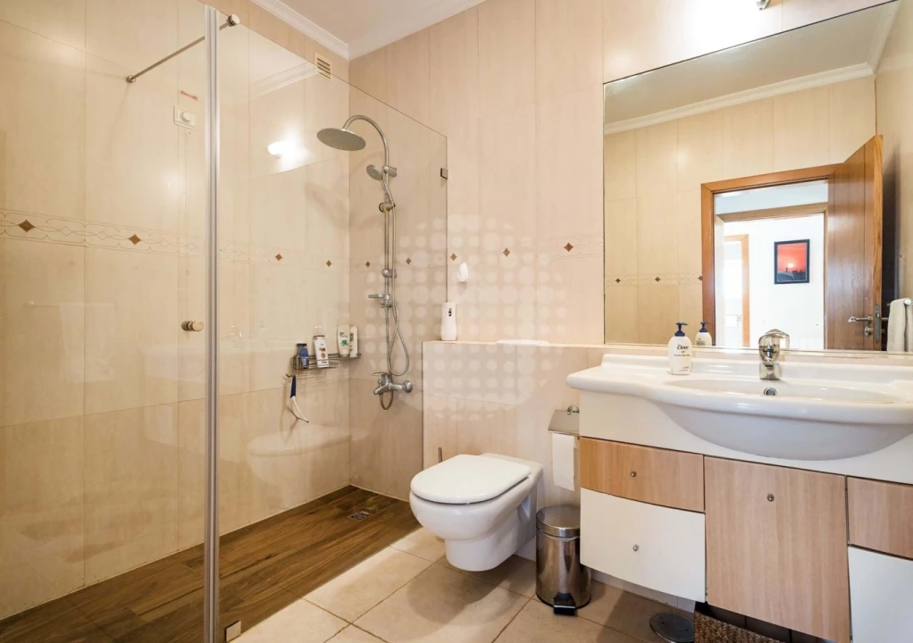 Apartamento T2 para Venda em Lagoa e Carvoeiro Foto 12