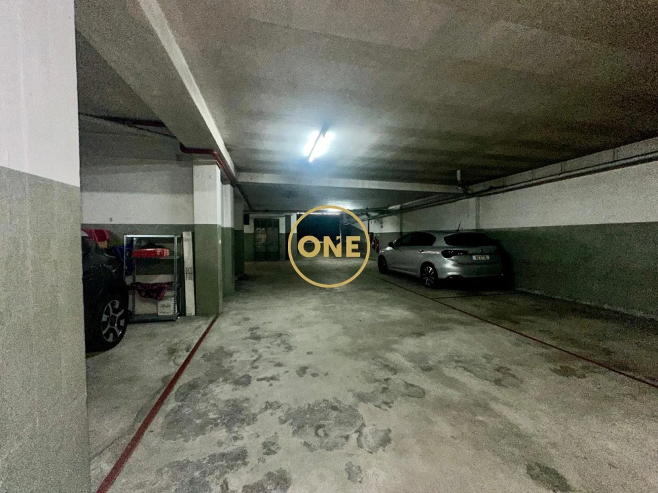 Garagem para Venda em Paranhos Foto 4