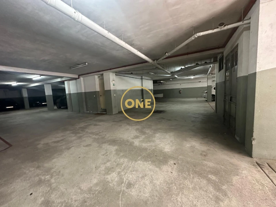 Garagem para Venda em Paranhos Foto 7