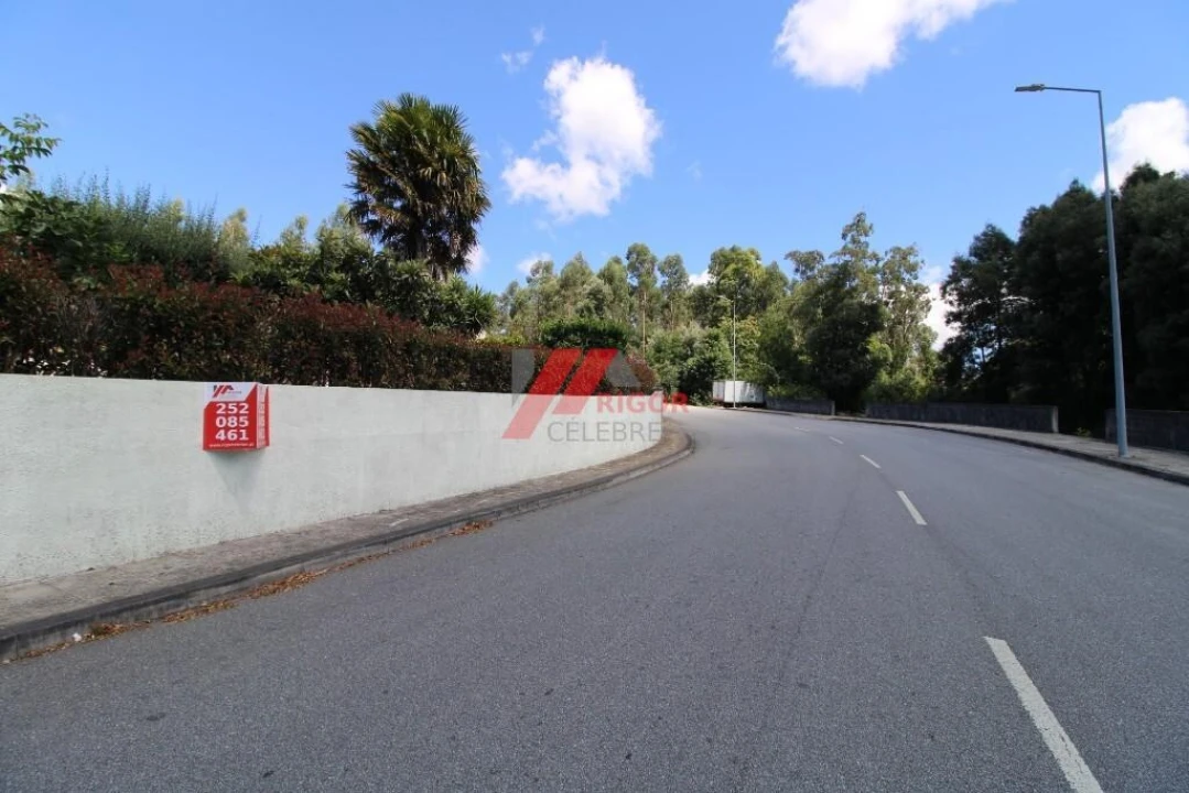 Moradia T4 para Venda em Fornelos e Queijada Foto 45