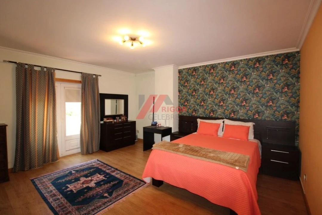 Moradia T4 para Venda em Fornelos e Queijada Foto 35