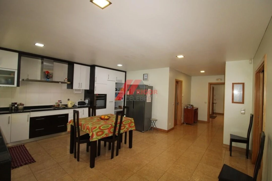 Moradia T4 para Venda em Fornelos e Queijada Foto 15
