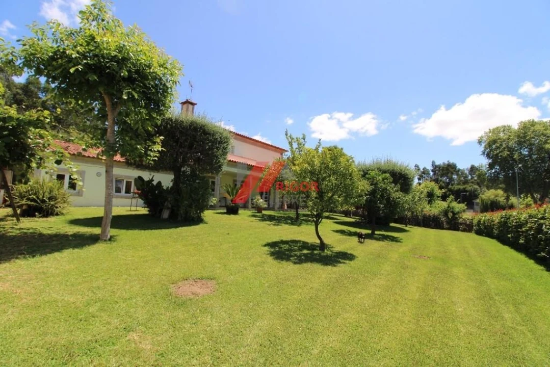 Moradia T4 para Venda em Fornelos e Queijada Foto 8