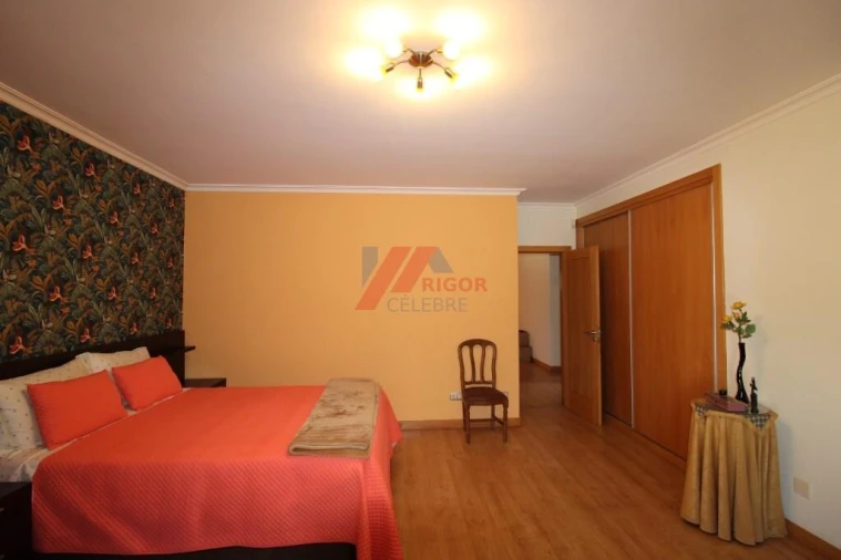 Moradia T4 para Venda em Fornelos e Queijada Foto 36