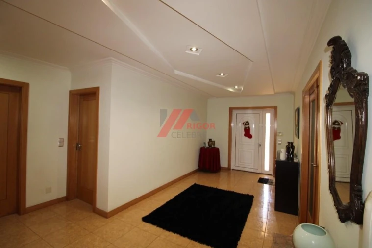 Moradia T4 para Venda em Fornelos e Queijada Foto 20