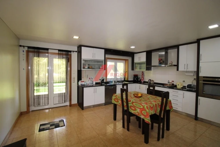 Moradia T4 para Venda em Fornelos e Queijada Foto 14