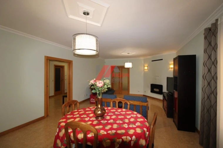 Moradia T4 para Venda em Fornelos e Queijada Foto 18