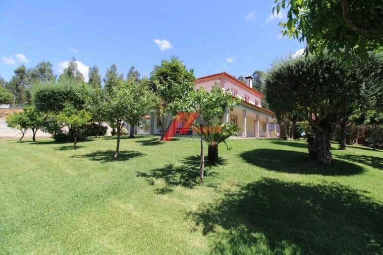 Moradia T4 para Venda em Fornelos e Queijada Foto 5