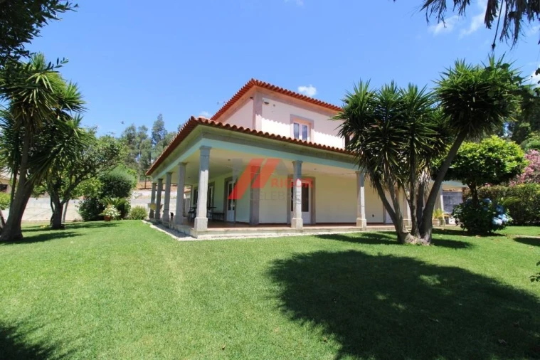 Moradia T4 para Venda em Fornelos e Queijada Foto 4