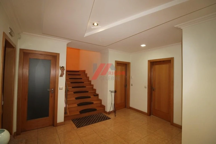 Moradia T4 para Venda em Fornelos e Queijada Foto 22