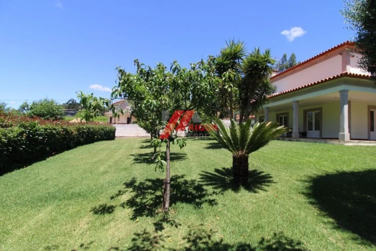 Moradia T4 para Venda em Fornelos e Queijada Foto 6