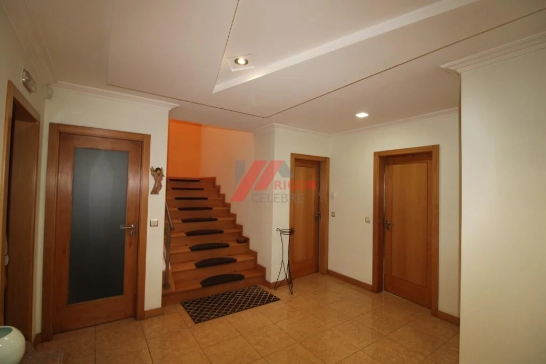 Moradia T4 para Venda em Fornelos e Queijada Foto 22